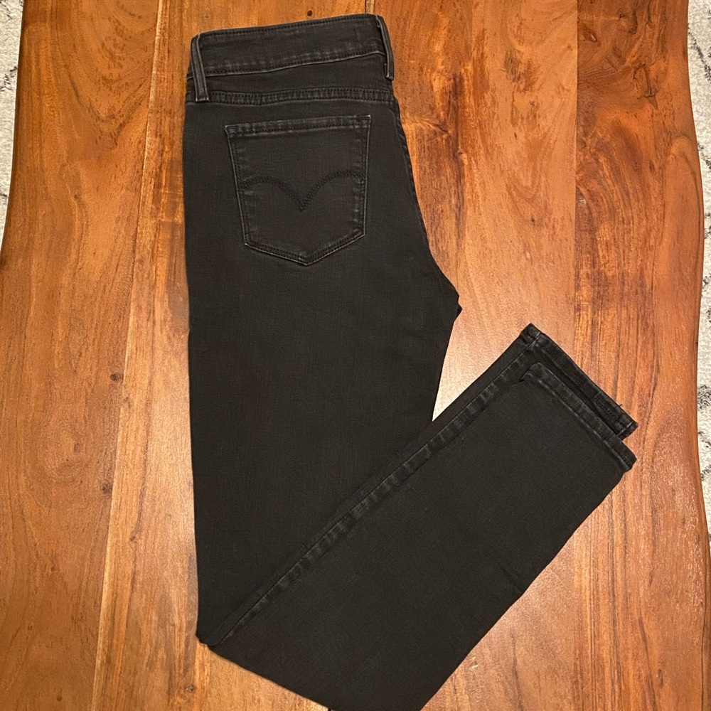 Levi’s Distressed 711 Skinny Jeans - Size 28